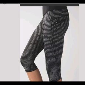 Lululemon Top Speed Crop - Full On Luxtreme -  sz6